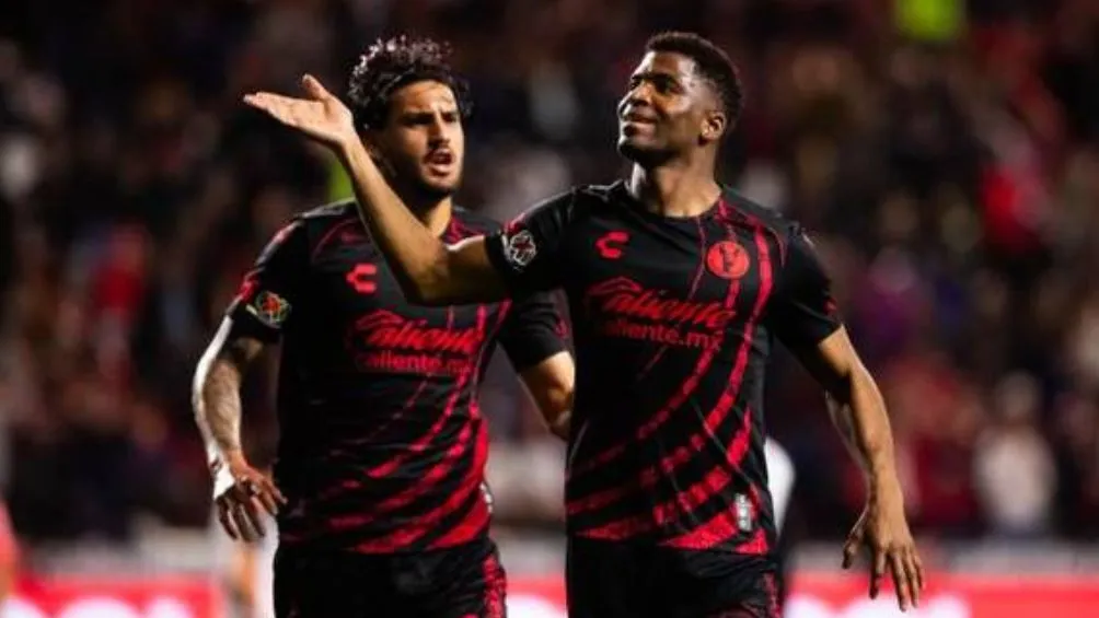 Zúñiga celebrando un gol con Xolos | MEXSPORT