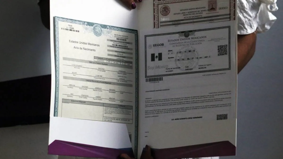 En 2025, el trámite digital del acta de nacimiento sigue siendo válido para gestiones oficiales. / X