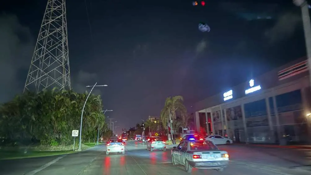 En las calles no había semáforos, lo que complicó a los automovilistas/X