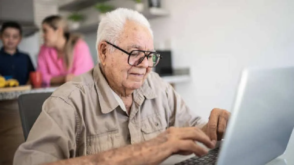 Grupo Financiero Inbursa busca asesores financieros de hasta 65 años de edad/Pixabay