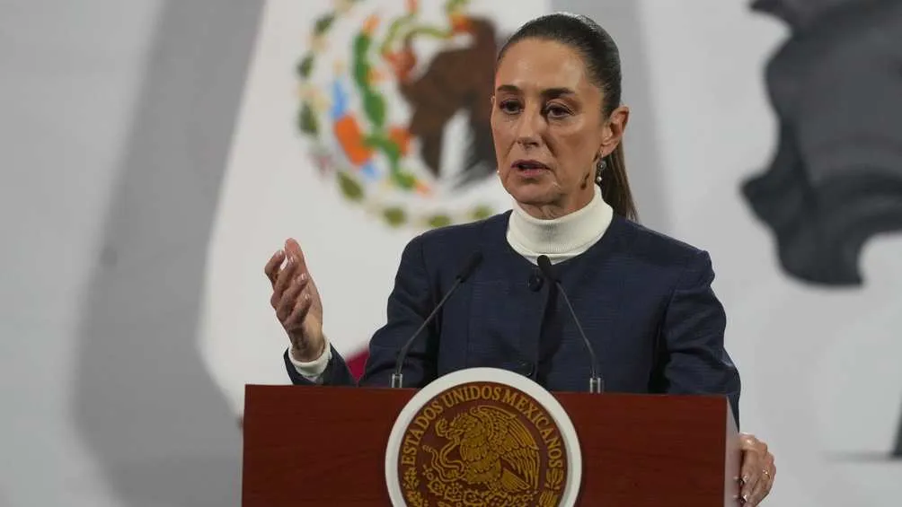 La Presidente de México Claudia Sheinbaum ordenó buscar una explicación de Estados Unidos/AP