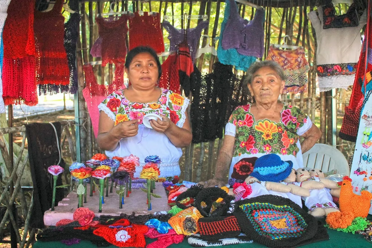 Comunidad en línea exige más respeto a los artesanos del país / Desde el Balcón