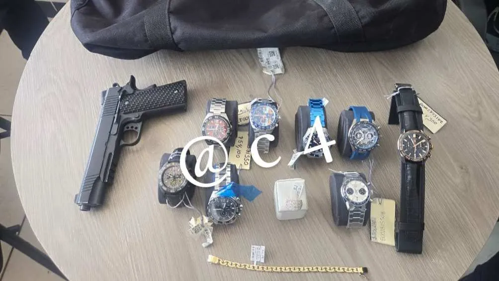 Este fue el botín que le encontraron a los detenidos/X