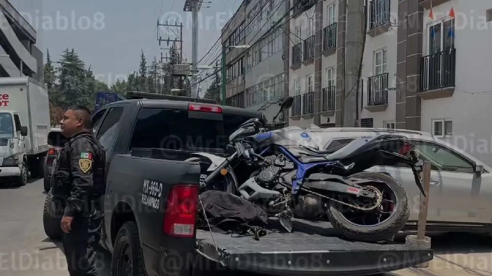 En esta motocicleta intentaba huir los asaltantes/X