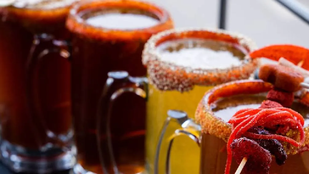 Sin duda alguna “las micheladas” y “los azulitos”, han ganado cada vez más terreno en la industria de las bebidas alcohólicas/iStock