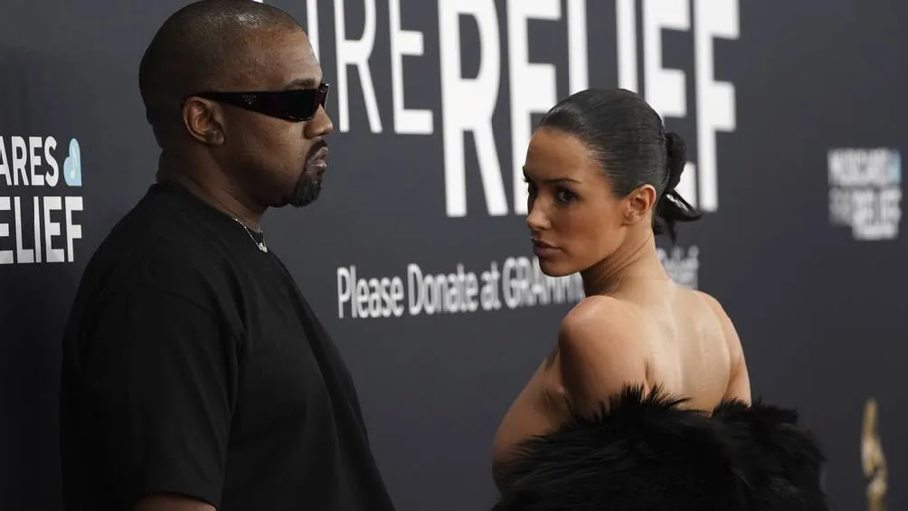 Bianca Censori y Kanye West se robaron el show en los Premios Grammy 2025/AP