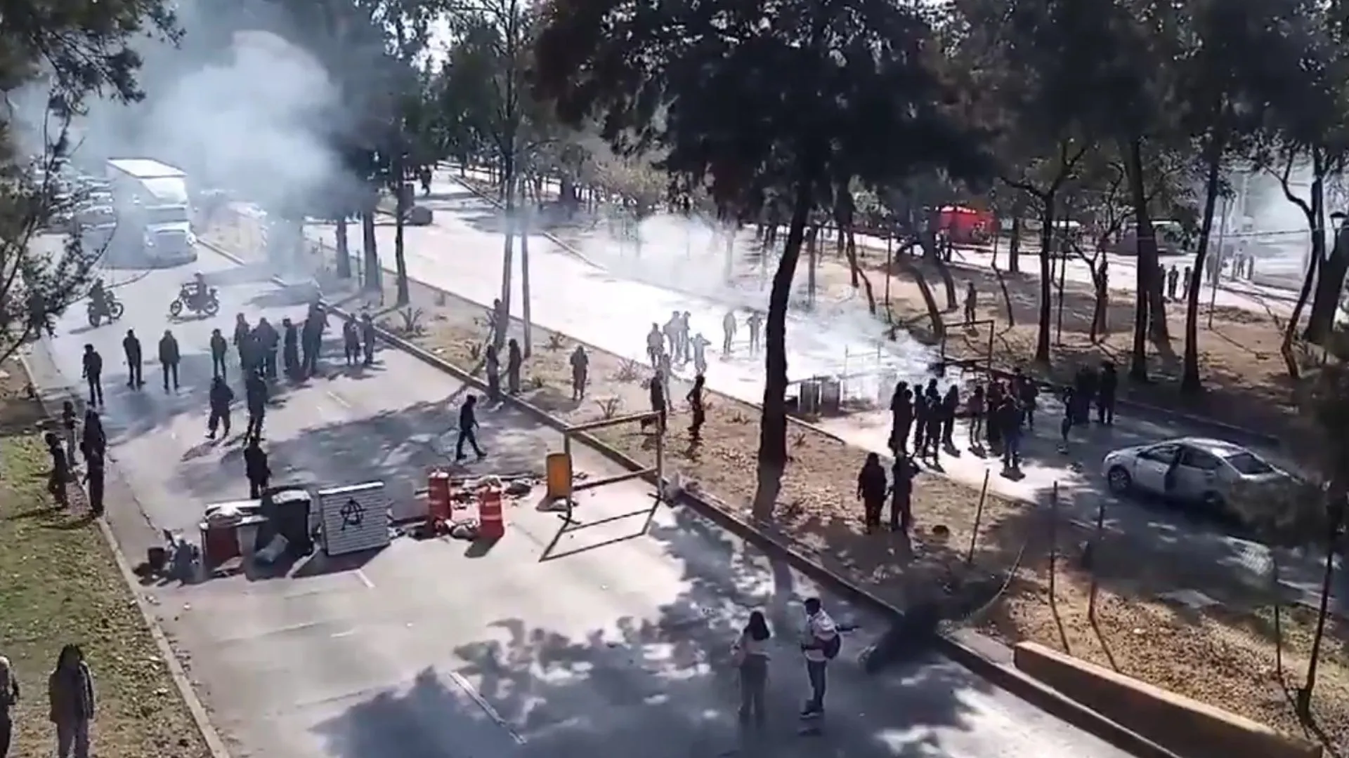 Manifestantes bloquean Circuito Interior / N+