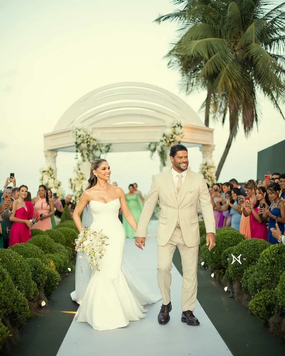 Hulk y Camila en su boda civil