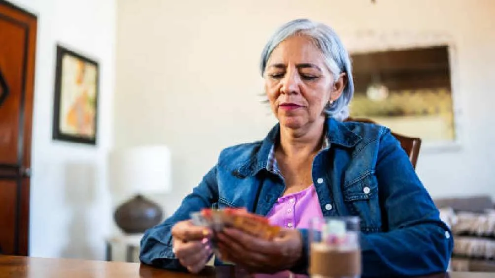 Se recomienda a las personas no caer en fraudes que prometen sacarte del Buró/Pixabay