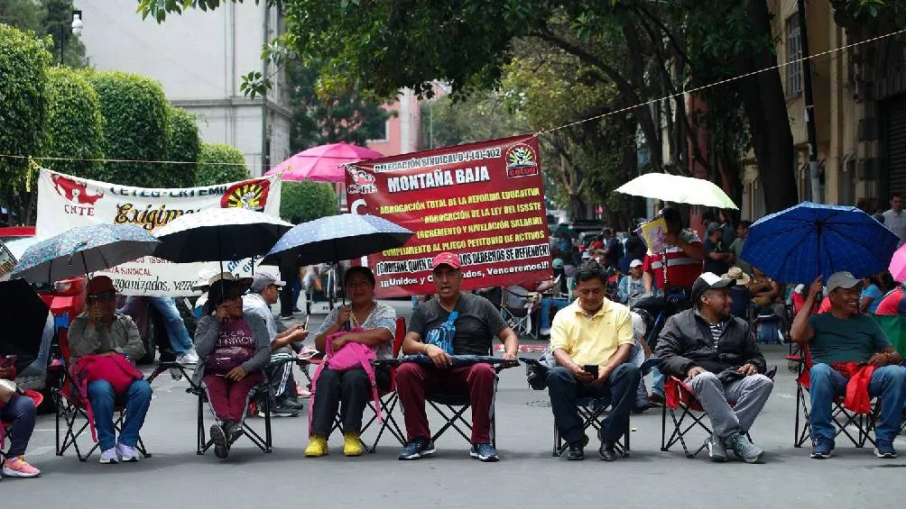 Los maestros están desde el 15 de mayo en plantón en vez de dar clases/X