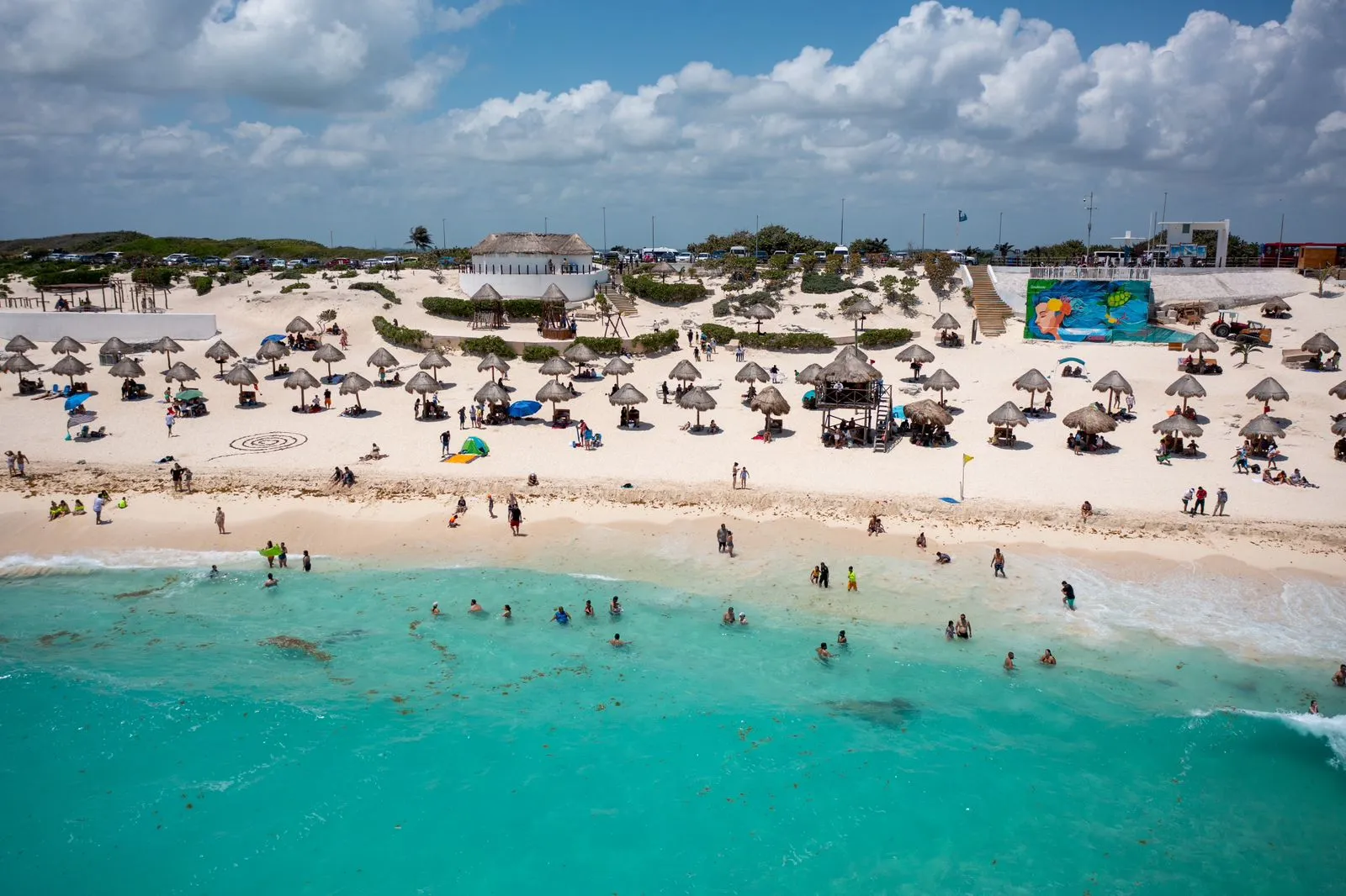 Quintana Roo busca impulsar su turismo con la llegada de migrantes deportados / Redes Sociales