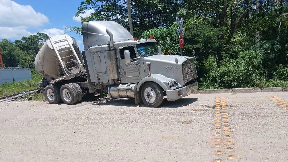 Reportes indican que el tráiler fue el que provocó el accidente/X
