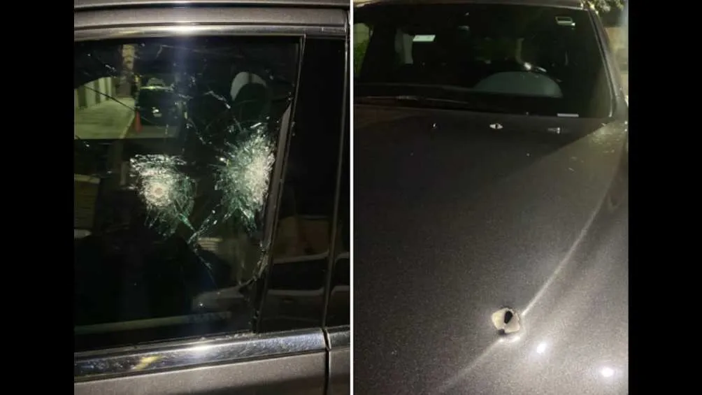 El periodista salvó la vida gracias al blindaje de su camioneta/X