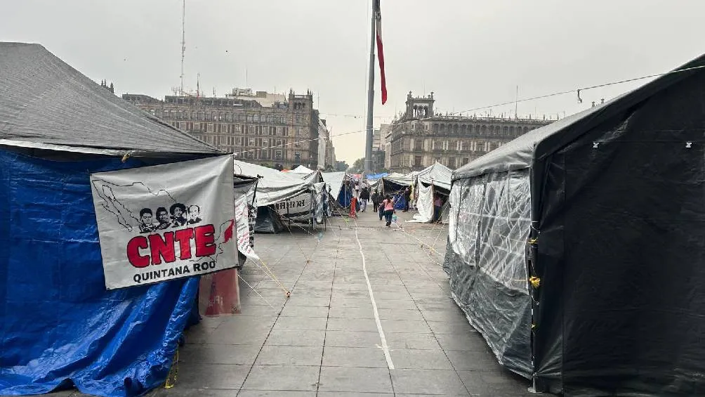 Se reportan que llegaron más maestros para reforzar el plantón en el Zócalo/X