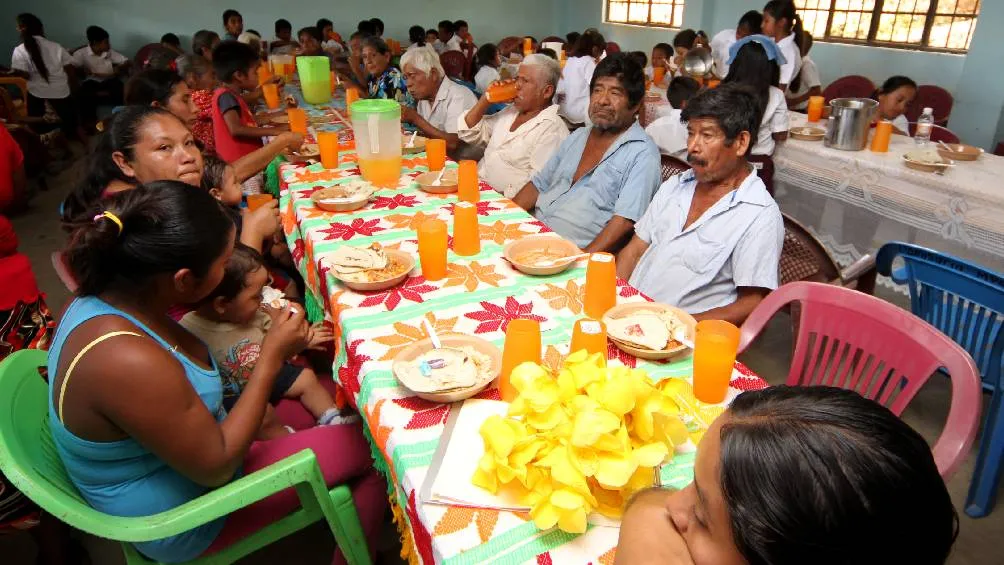 Las personas pueden asistir a comer por sólo $11.00 pesos/X