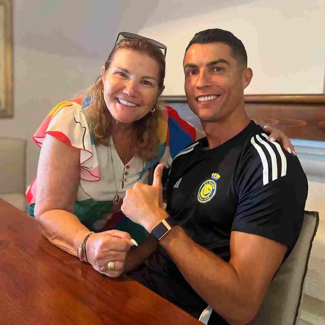 Ronaldo felicitó a su madre