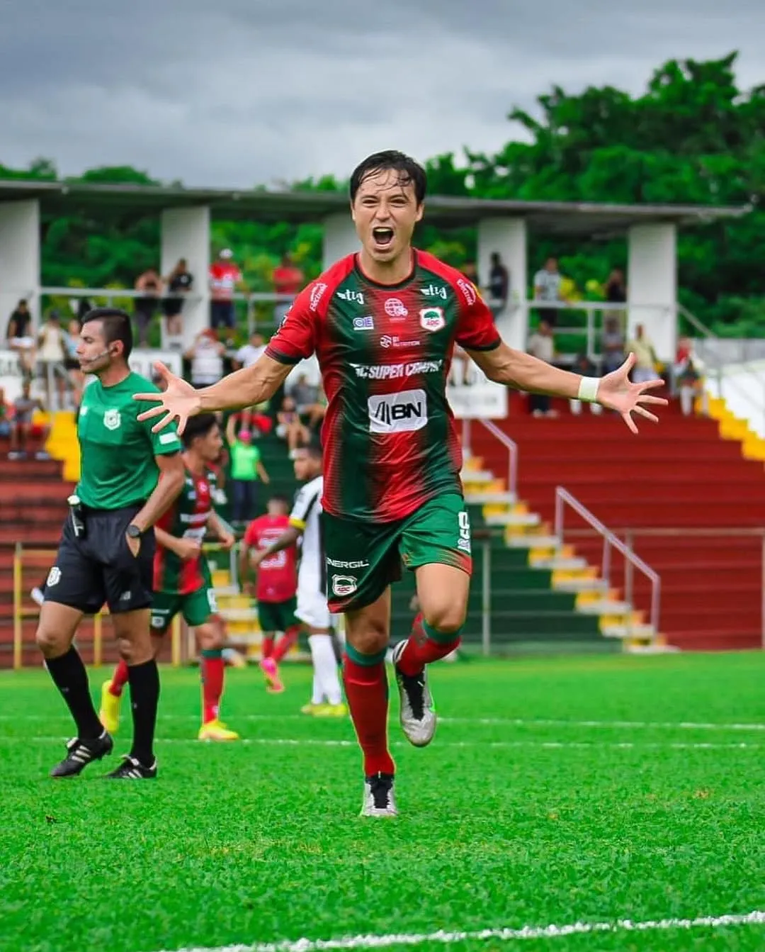 Cubo Torres volverá al futbol de Costa Rica