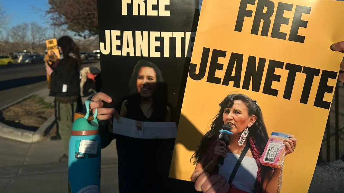 Manifestantes piden que Jeanette no sea deportada del país / 9News