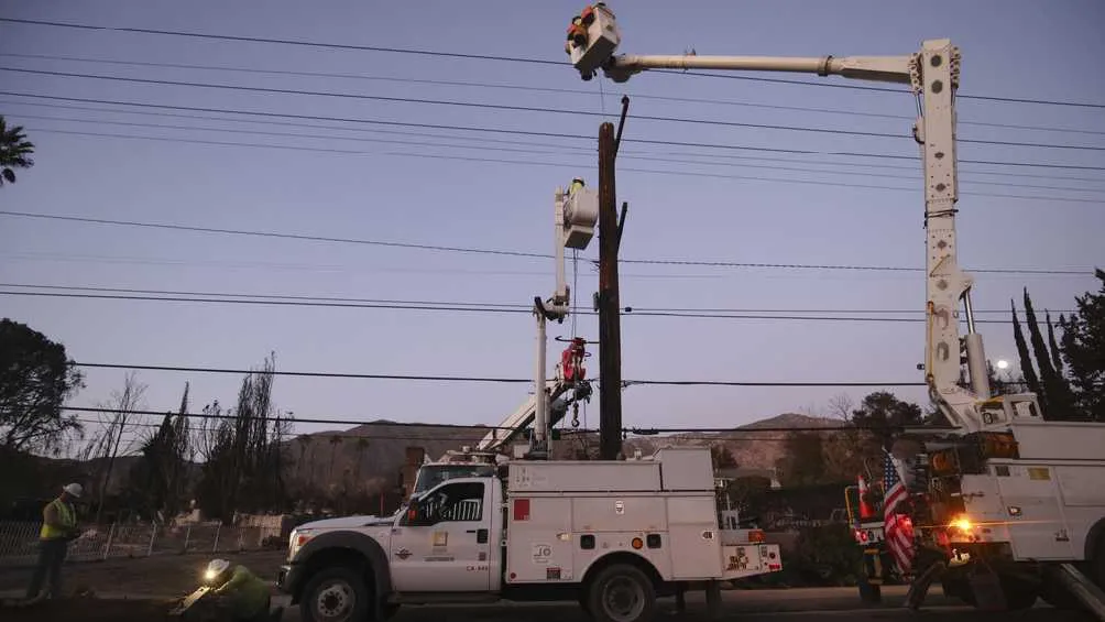 Se acusa a Southern California Edison de haber ocasionado el incendio que comenzó la catástrofe/AP