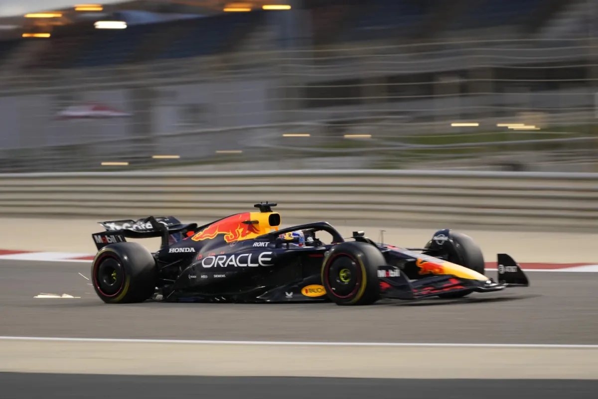 Verstappen en el monoplaza de RB | AP