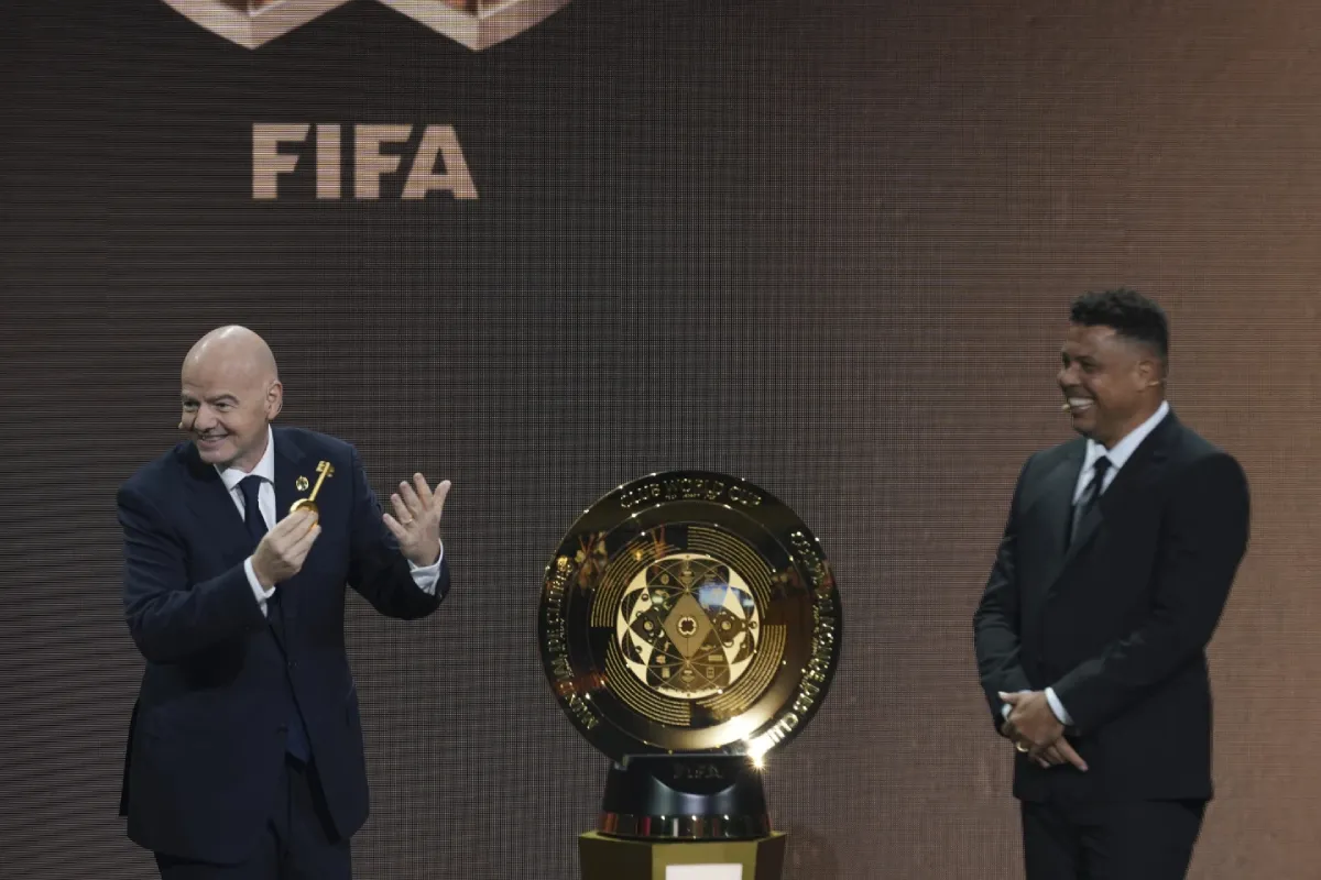 Infantino y el nuevo trofeo | AP
