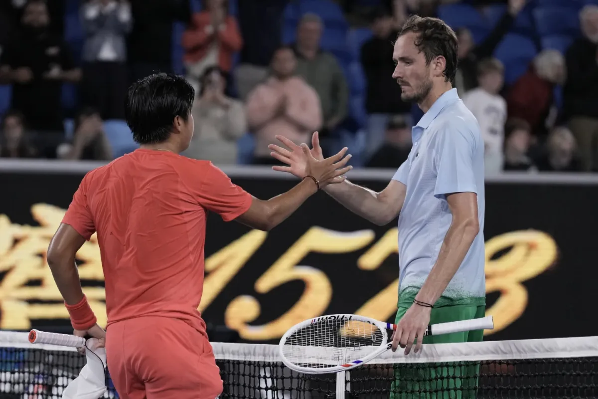 Tien y Mevdévev | AP