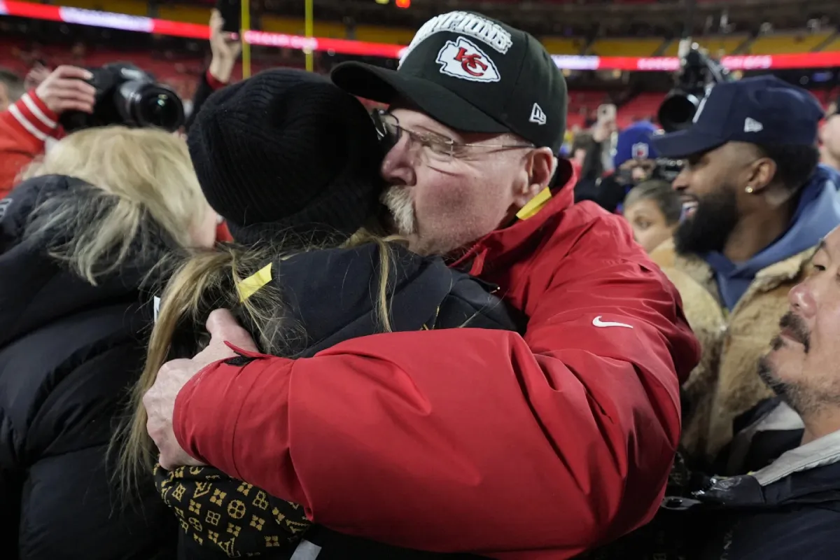 Andy Reid y Taylor | AP