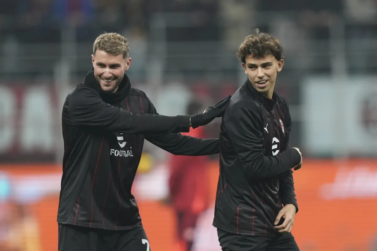 Santi en su debut con su compañero | AP