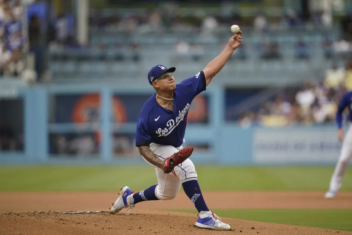 Julio Urías | AP
