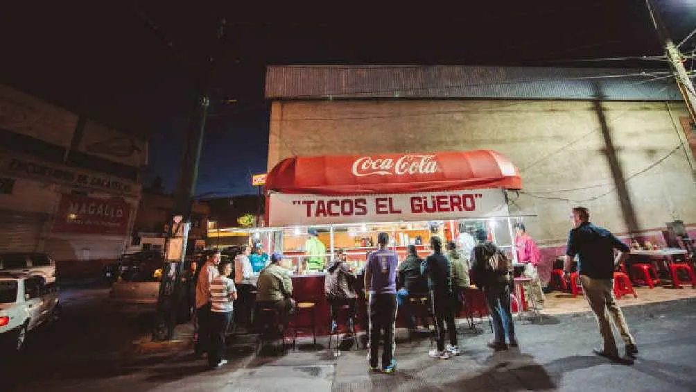 Comer en una taquería es de lo más común en México/Pixabay