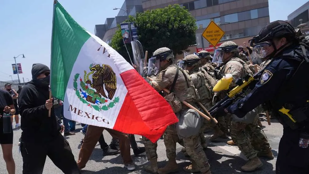 Las redadas en Los Ángeles contra migrantes continúan/AP