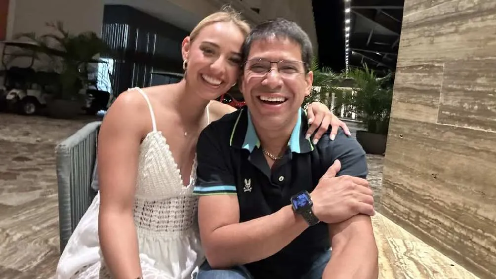 La pareja se conoció durante un vuelo y llevaban más de un año viviendo juntos/IG: @elcostenohumorista