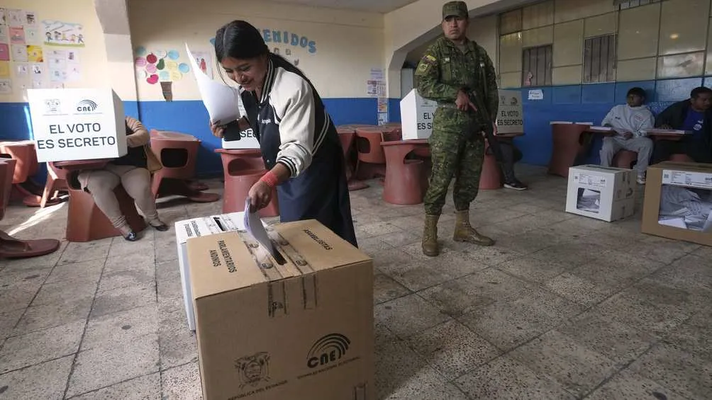 Las elecciones se llevaron a cabo bajo la vigilancia del Ejército/AP