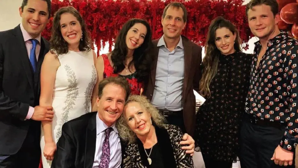 La esposa de Emmanuel lleva tiempo con una enfermedad crónica-degenerativa/X