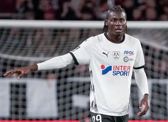 Frank Boya, jugador camerunés que se sumará a Xolos