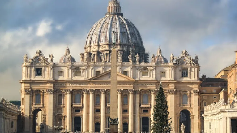 Entero se mantiene en vilo, a la espera del humo blanco/iStock