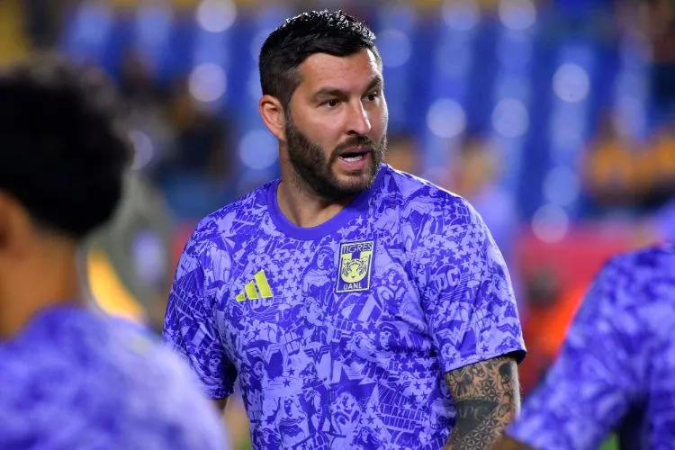 André-Pierre Gignac en el calentamiento de un partido