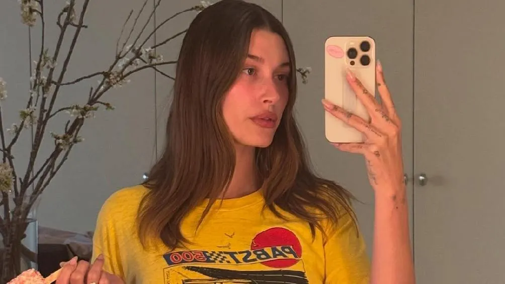 Hailey Bieber ha logrado lo que muchas marcas tardan décadas en alcanzar: convertir una empresa joven en un fenómeno global valorado en mil millones de dólares/Redes Sociales