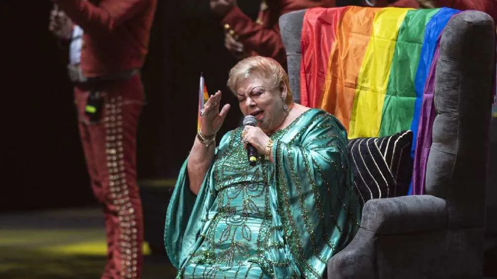 Paquita la del Barrio murió mientras dormía, al sufrir un infarto/Facebook: Paquita la del Barrio Oficial