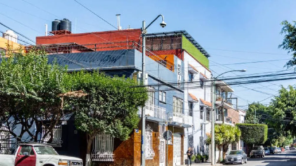 El programa &quot;Vivienda en Conjunto&quot; está dirigido a personas físicas, mayores de 18 años, que sean habitantes de la Ciudad de México y no sean propietarias de una vivienda en la capital/iStock