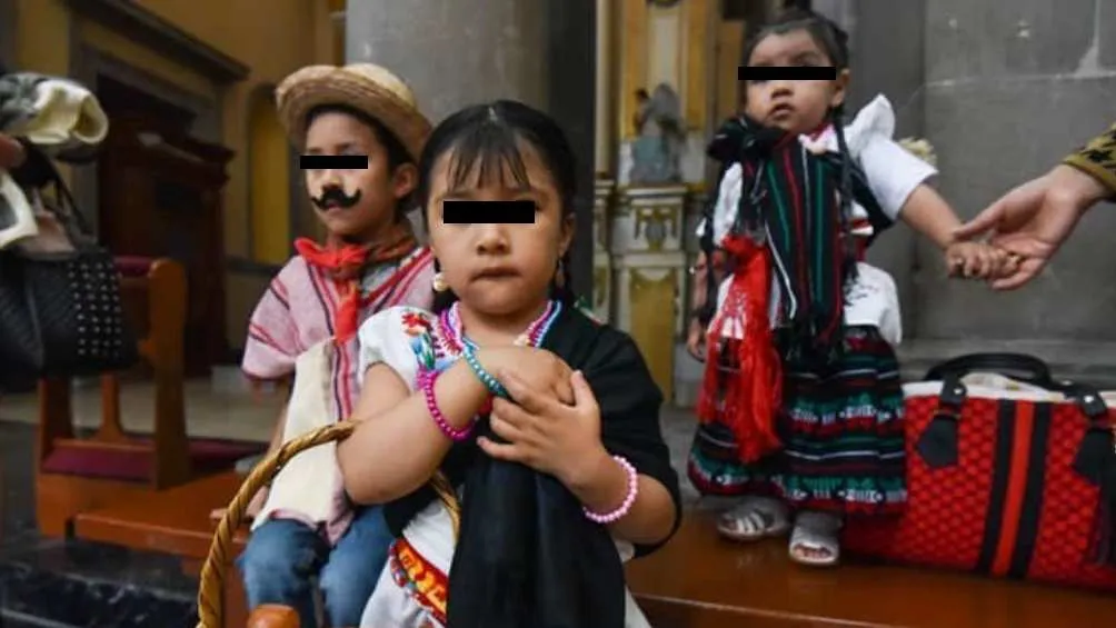 Es común ver a niños vestidos como 'Mulitas' en este día/X