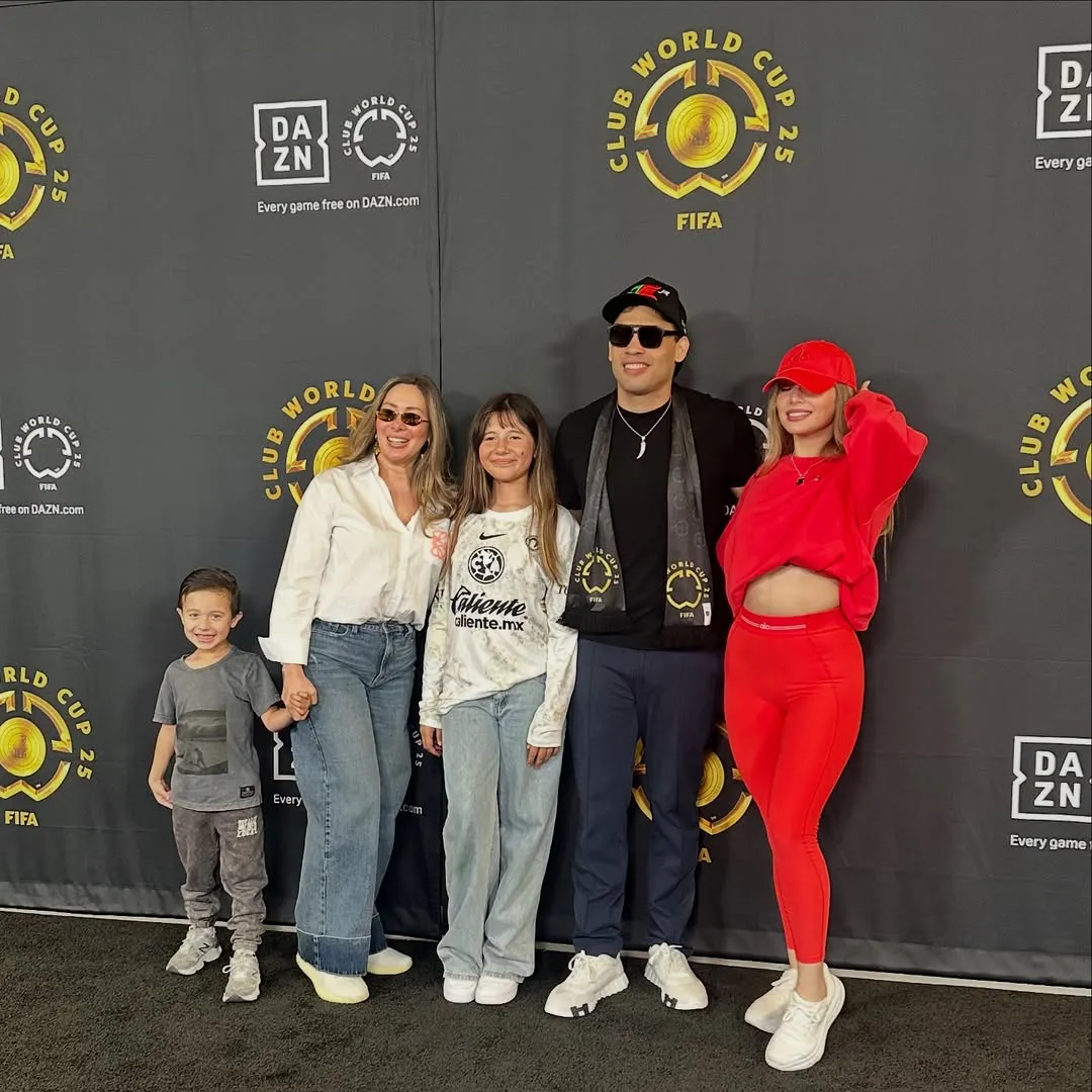 Frida Muñoz estuvo presente en la pelea de Julio César