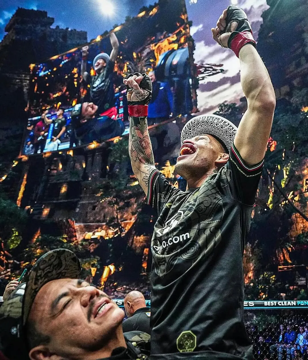 El luchador está bajo el ojo del huracán