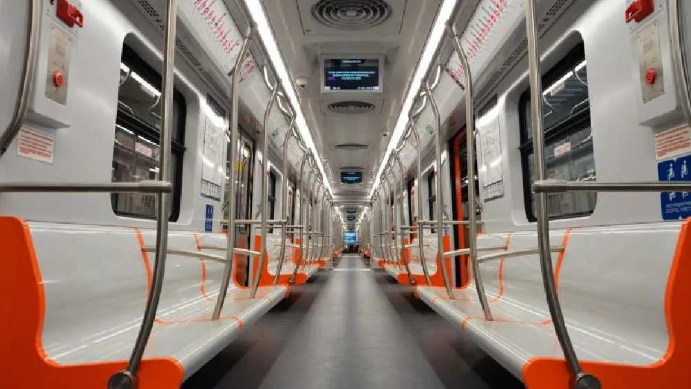 La remodelación se hizo tanto en las estaciones como en los trenes/X