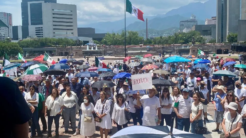 Durante la tarde de este domingo 1 de junio, cientos de personas marcharon en la Ciudad de México, para manifestar su rechazo a la elección por voto de jueces, magistrados y ministros del Poder Judicial de la Federación/Redes Sociales