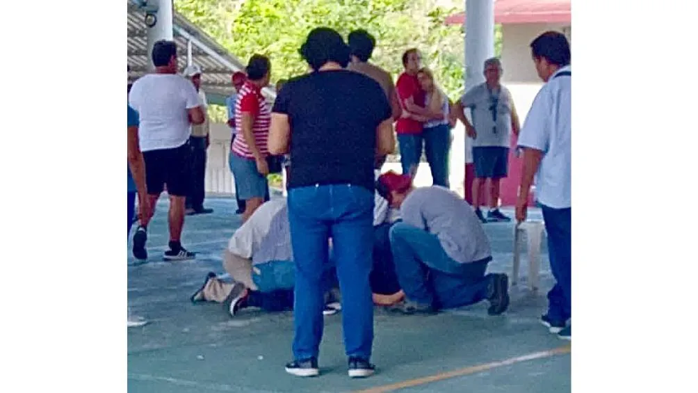 A pesar de recibir primeros auxilios, no se pudo evitar la muerte de la mujer/X