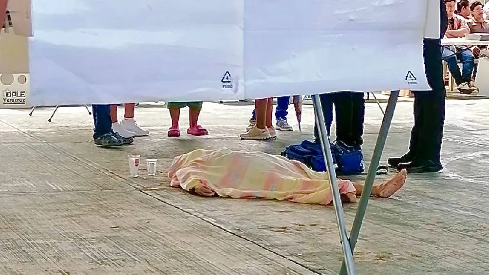 La actividad electoral fue suspendida en esa casilla por unas dos horas/X