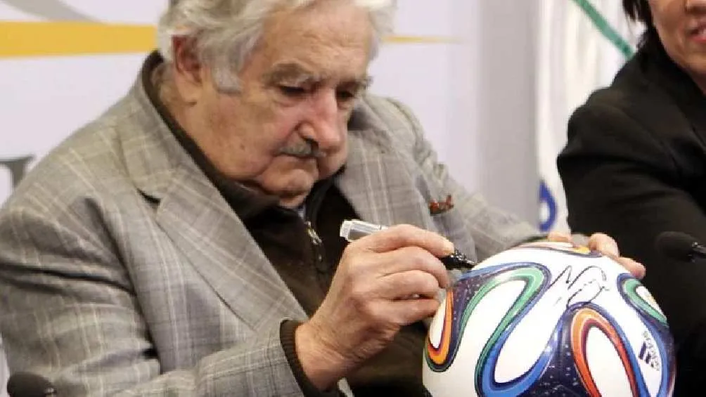 Además del futbol, a Mujica le gustaba el ciclismo y hasta lo practicó/X