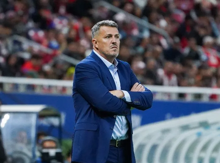 García en su debut con Chivas