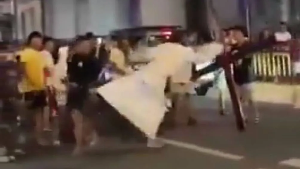 Internautas aseguran que el actor &quot;solo respondió a la agresión&quot;/X